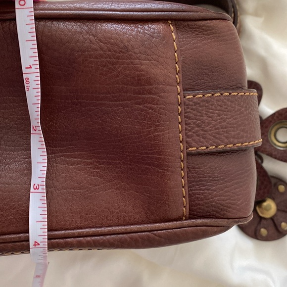 Isabelle Fiore Brown Purse with Charm - Picture 13 of 13